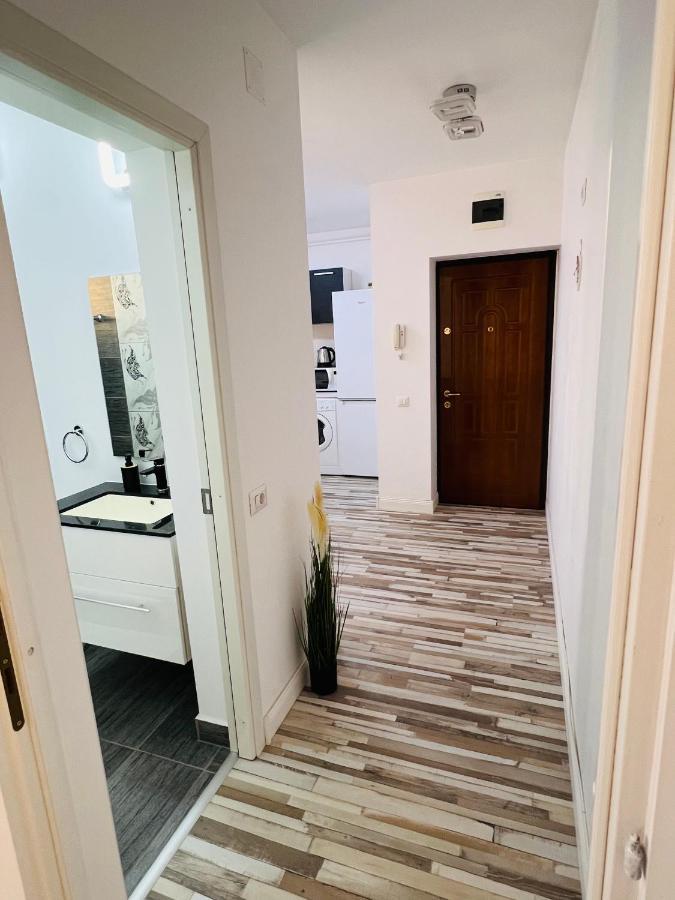 Ferienwohnung White One Petroşani Exterior foto