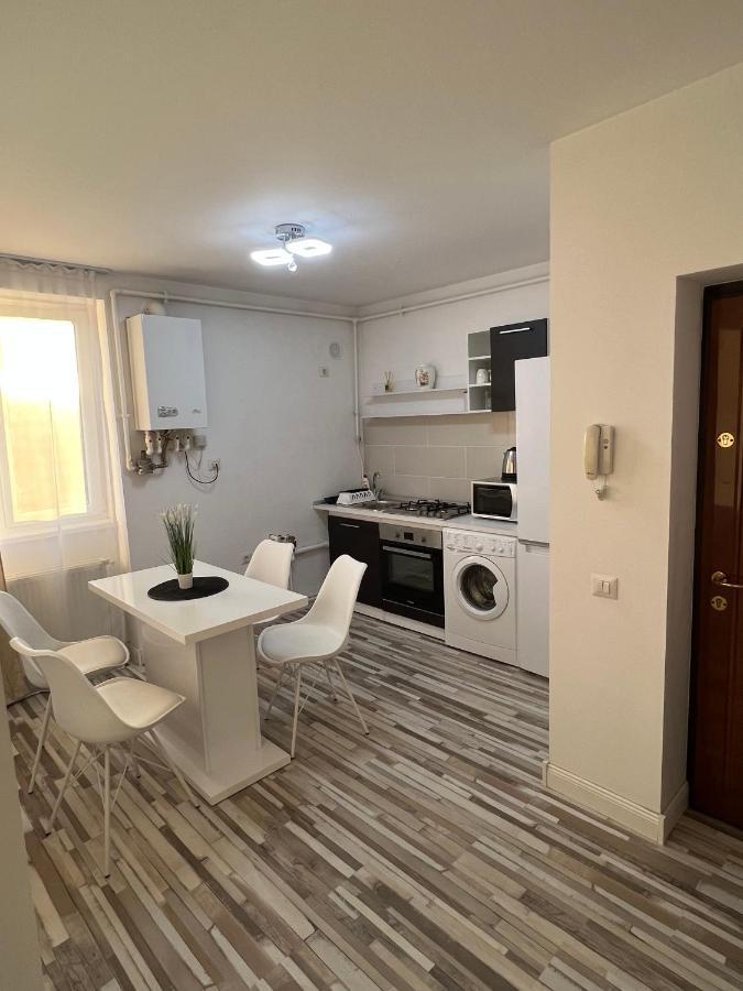 Ferienwohnung White One Petroşani Exterior foto